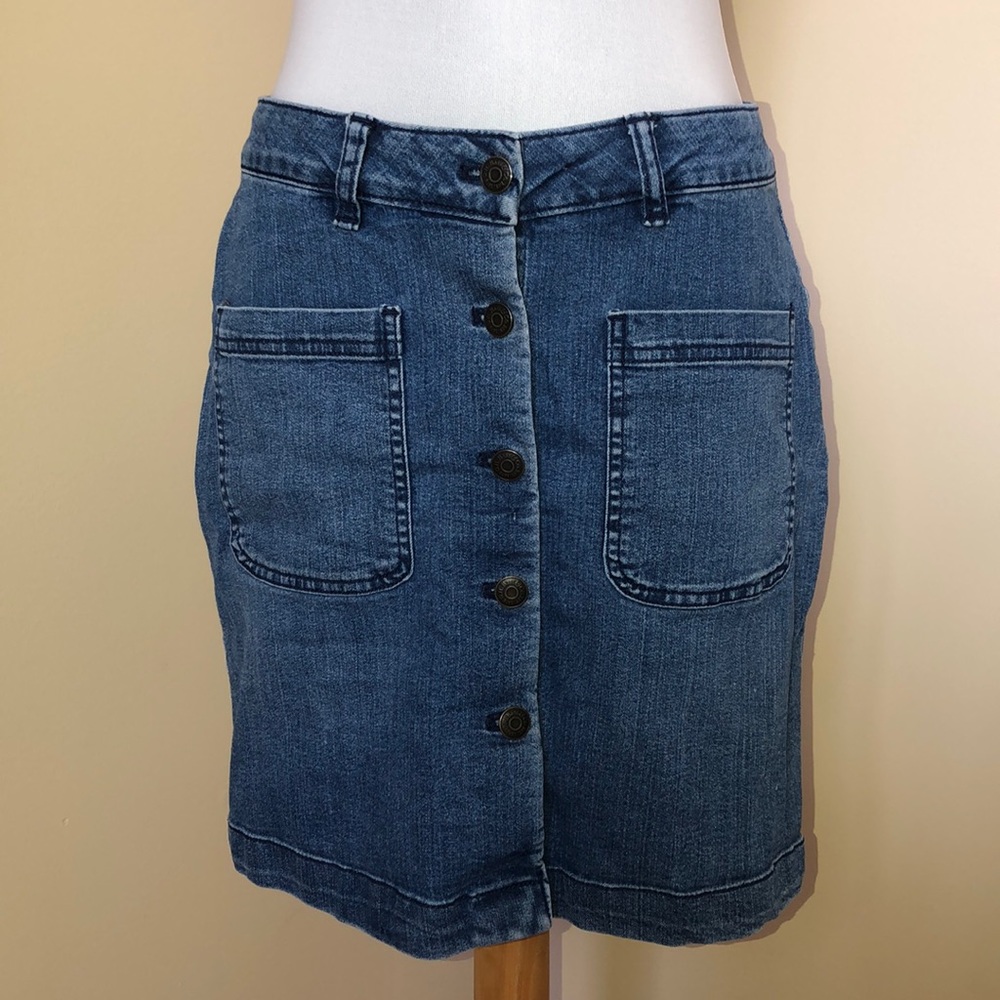 G.H. Bass Button Down Denim Skirt (size 6)